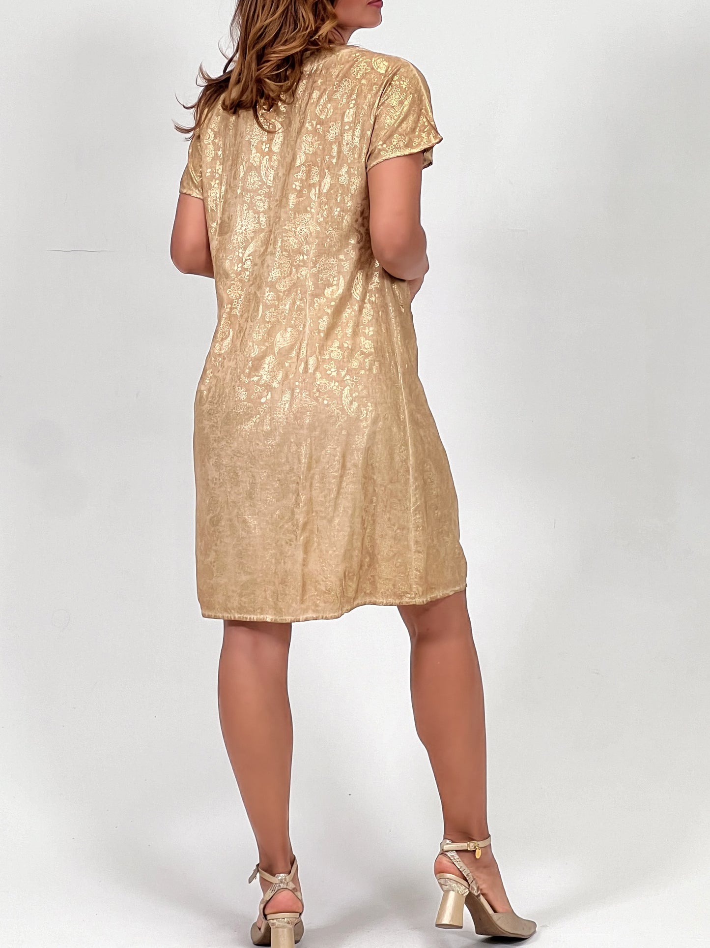 Vestido Flor de Noche Dorado