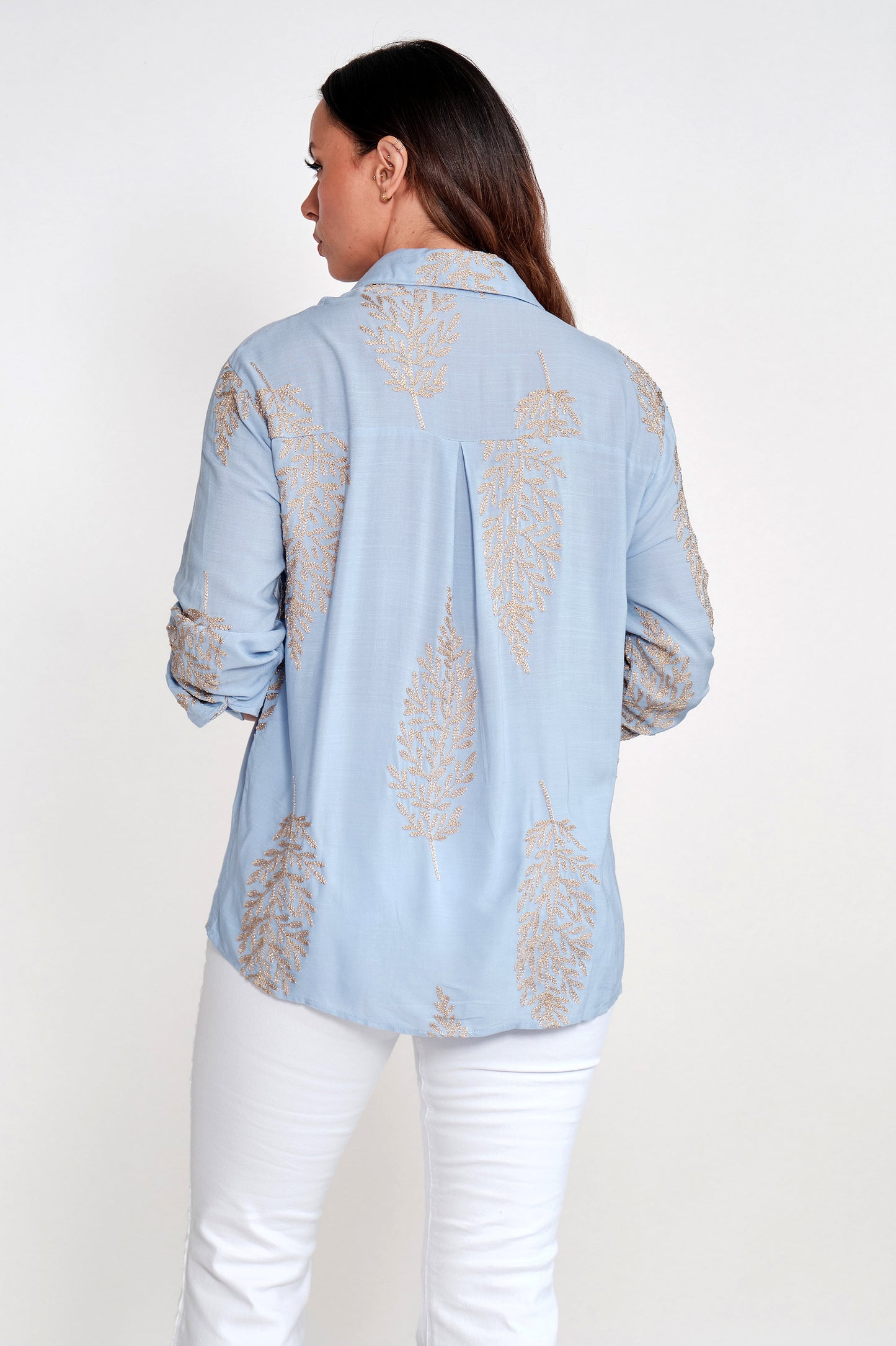 Blusa Bordada Hilos Dorados Celeste